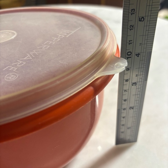 Vintage Tupperware 271-9 burnt orange mixing bowl with lid - Picture 8 of 8